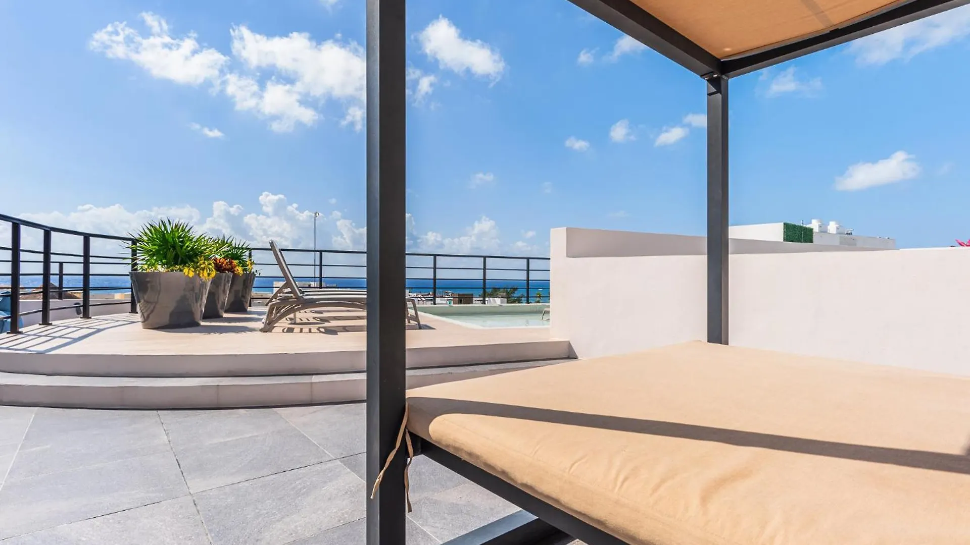 Beautiful Studio With Kitchen Ac Gym Pool Ocean View From The Rooftop Playa del Carmen 0*,