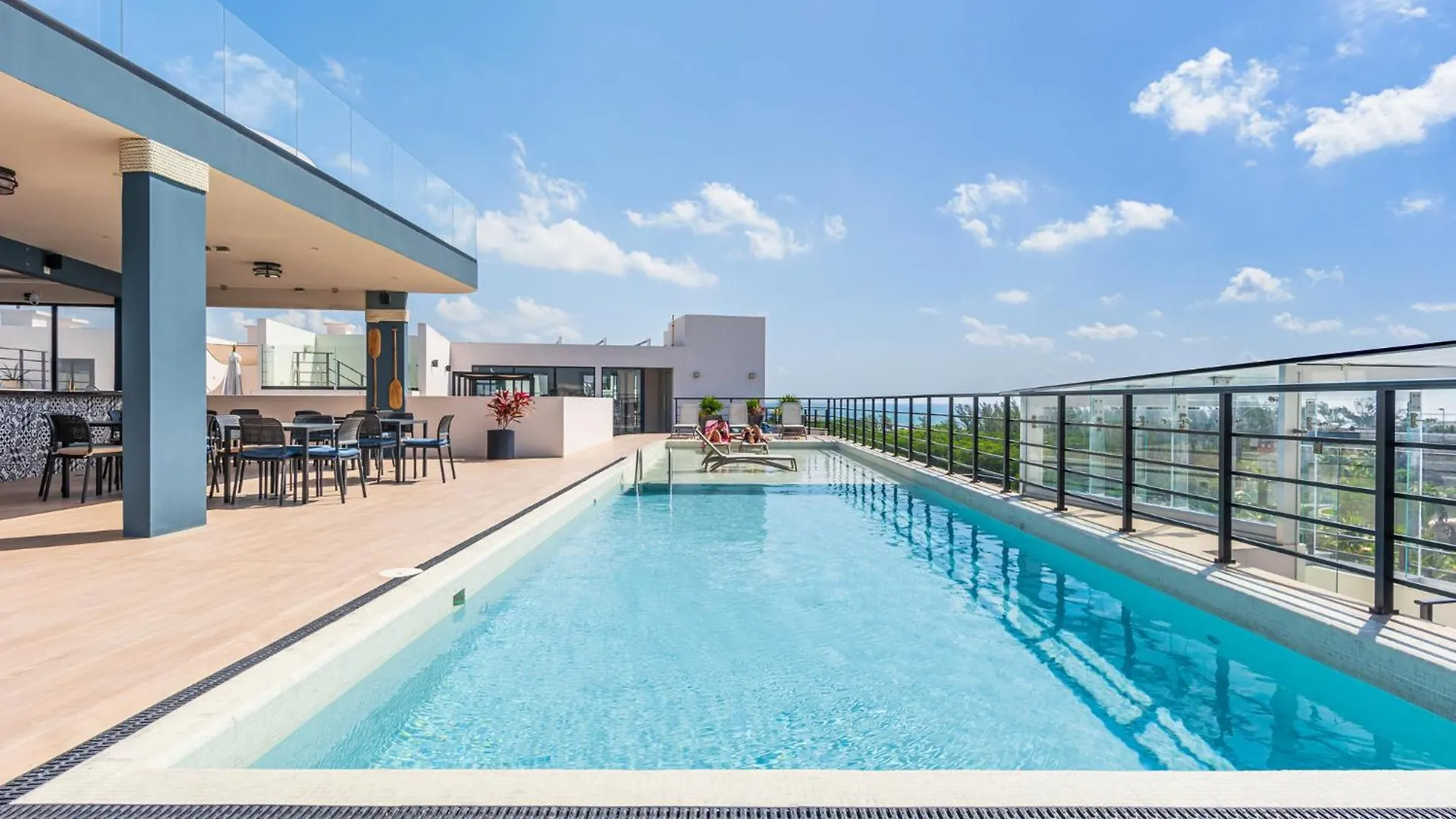 Beautiful Studio With Kitchen Ac Gym Pool Ocean View From The Rooftop Playa del Carmen 0*,  Messico
